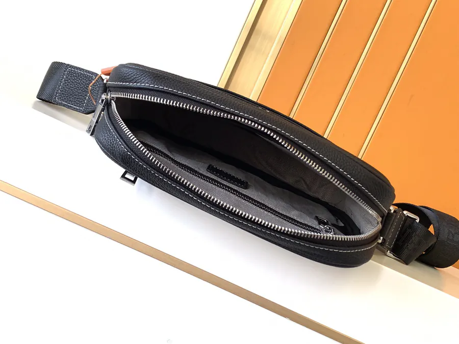 Original Emma Bucket Bag in Black