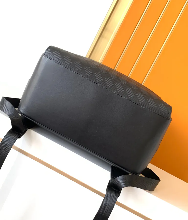 MONTBLANC Classic Craftsmanship Shoulder Bag