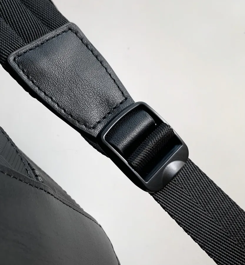 MONTBLANC Classic Craftsmanship Shoulder Bag