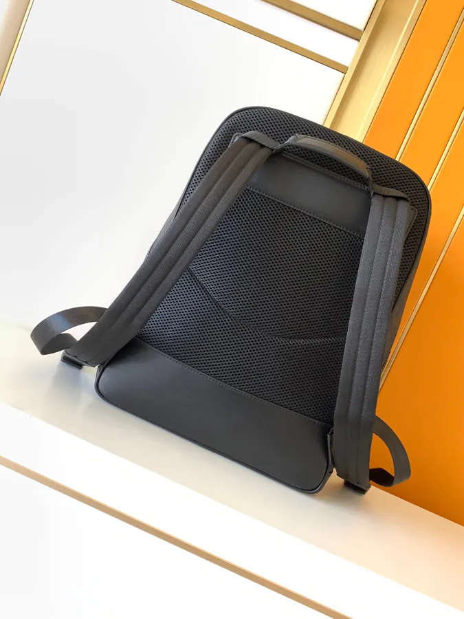 MONTBLANC Classic Craftsmanship Shoulder Bag Black