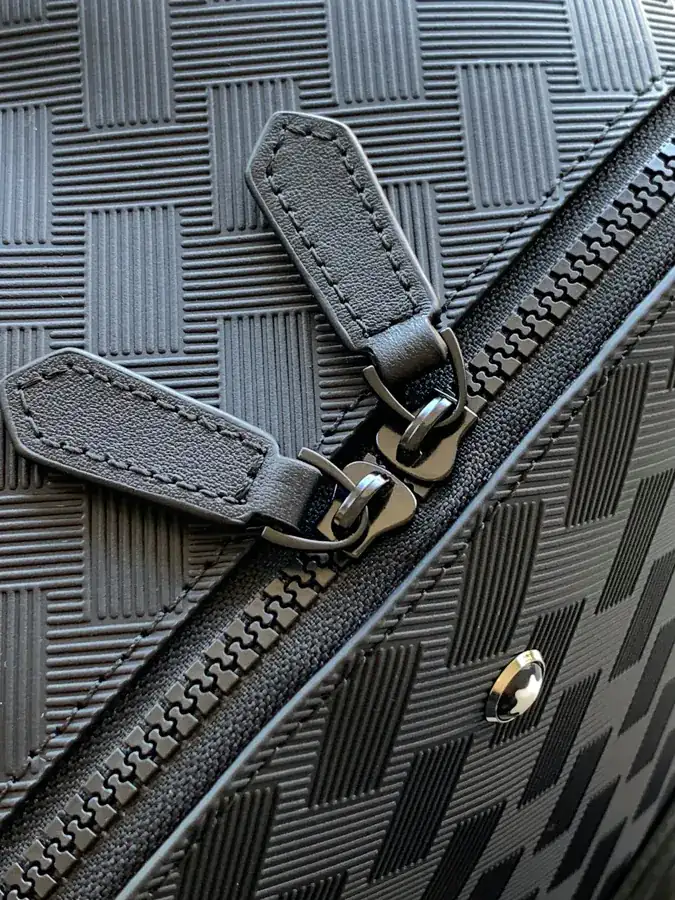 MONTBLANC Classic Craftsmanship Shoulder Bag Black
