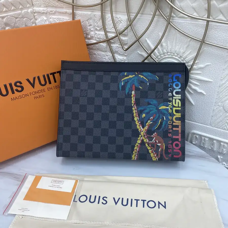 Pochette Voyage Midsize Handbag N63510