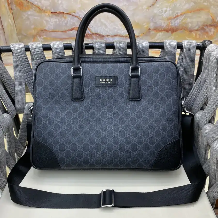 G Brand New Mens Tote Bag, Premium Leather with Clear Grained Texture