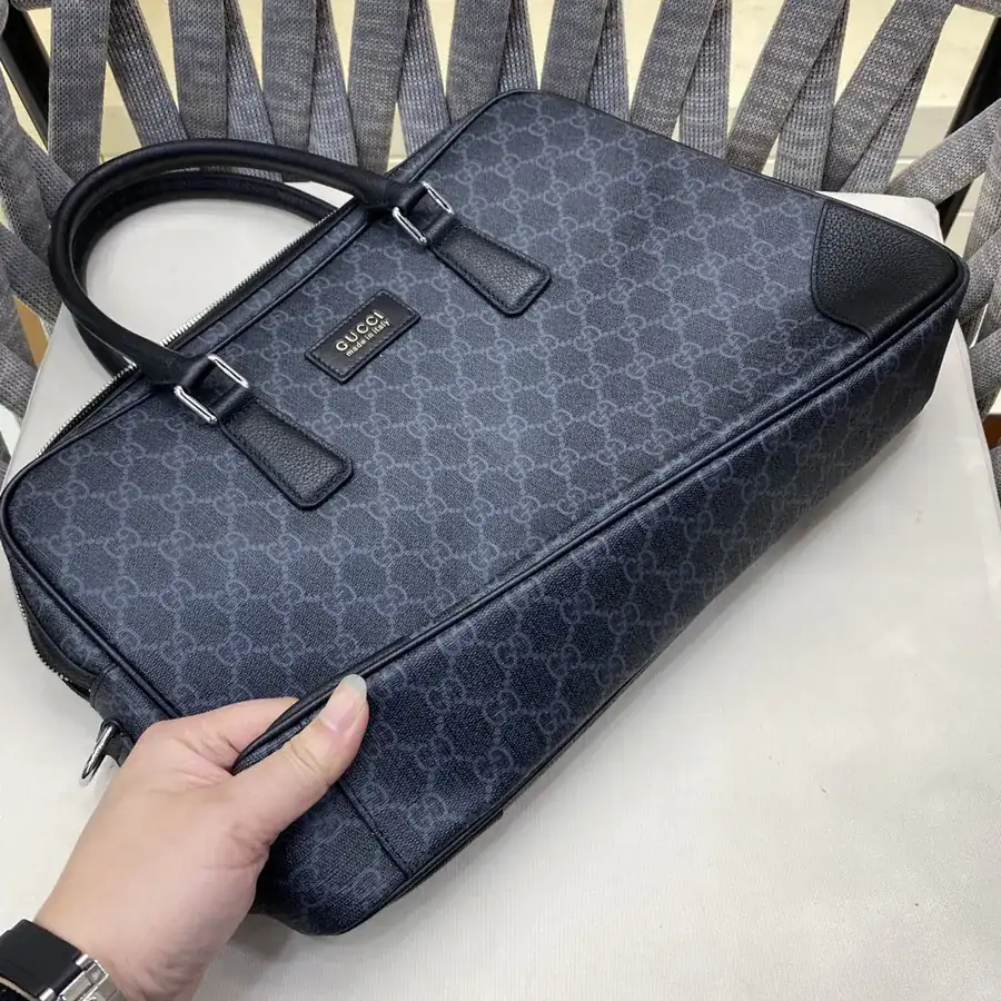 G Brand New Mens Tote Bag, Premium Leather with Clear Grained Texture