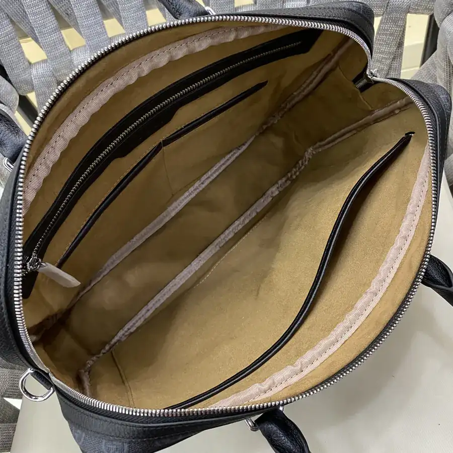 G Brand New Mens Tote Bag, Premium Leather with Clear Grained Texture