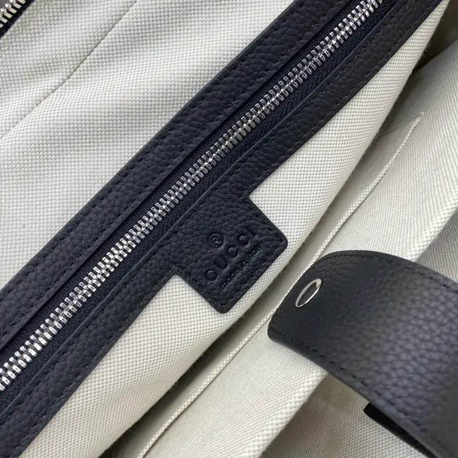 Gucci New Collection Bucket Bag in Grained Calfskin