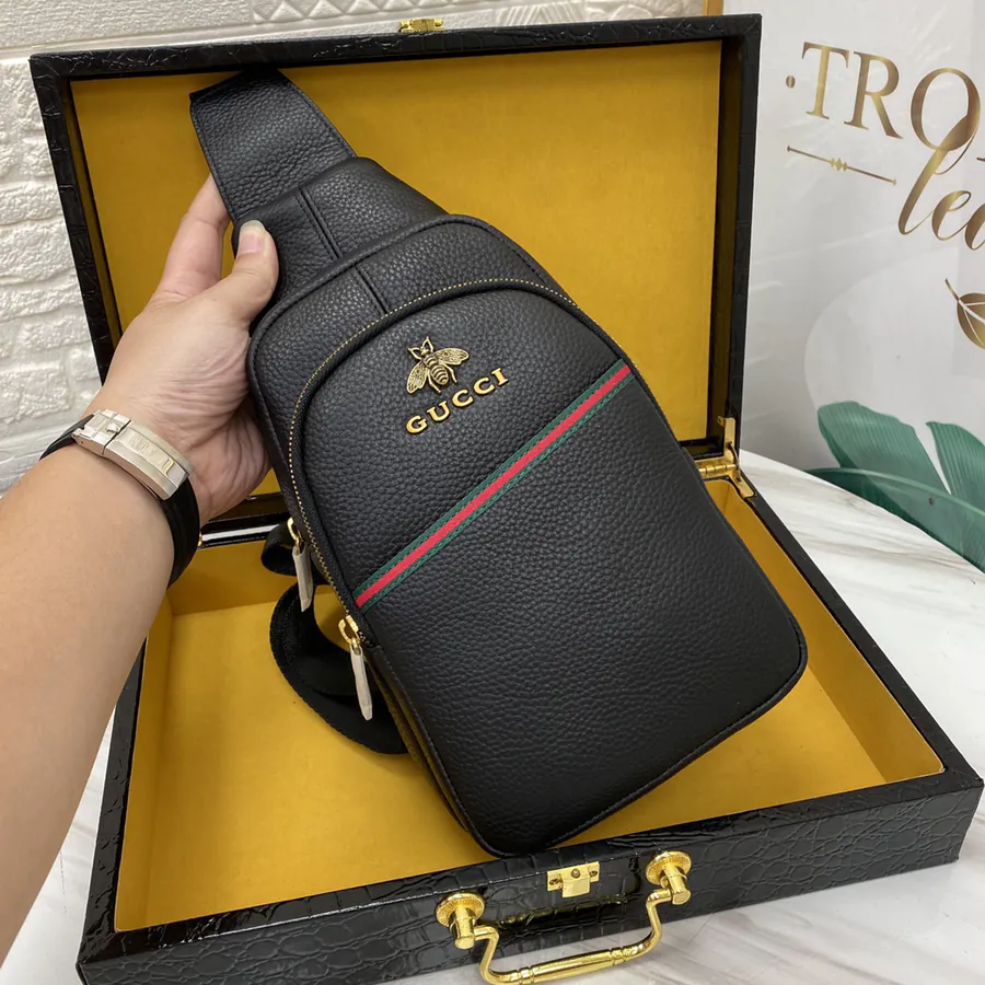 Gucci Men's Chest Bag Latest Style