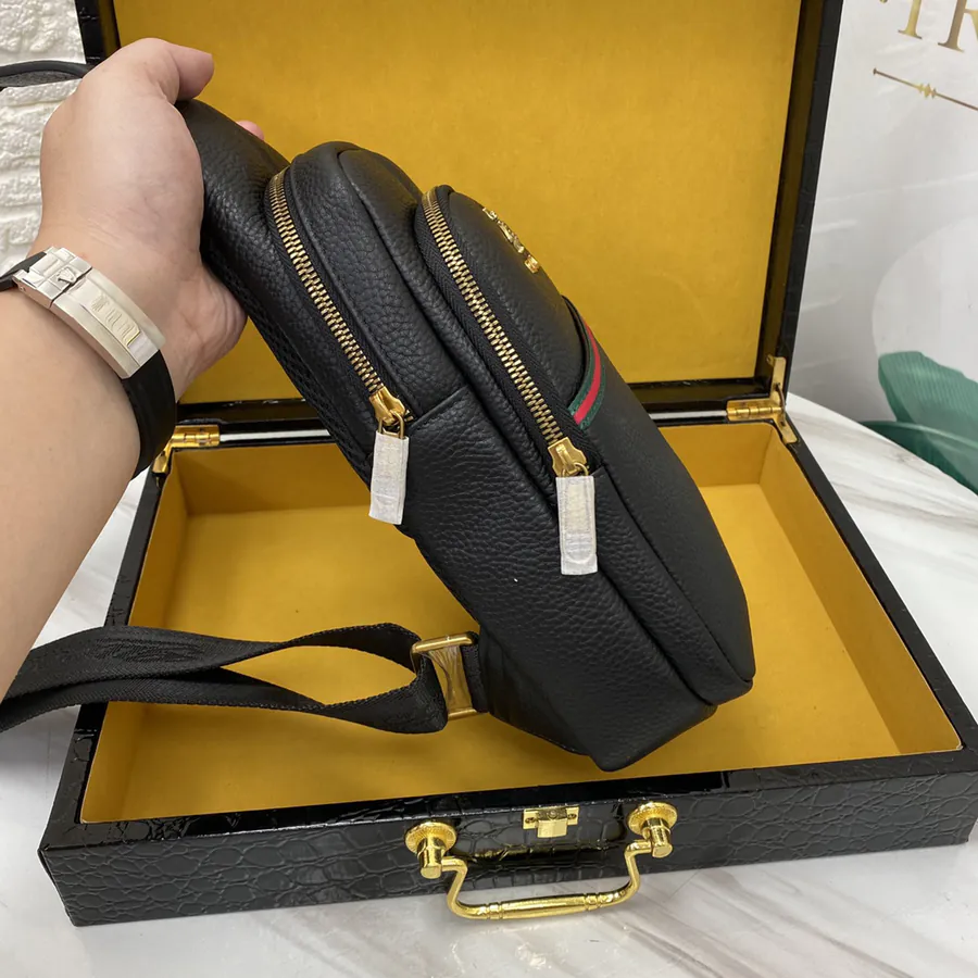 Gucci Men's Chest Bag Latest Style