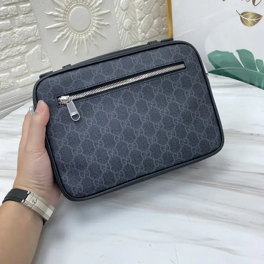 Printed Grained Postman Bag Classic Travel Accessory with New Color Palette