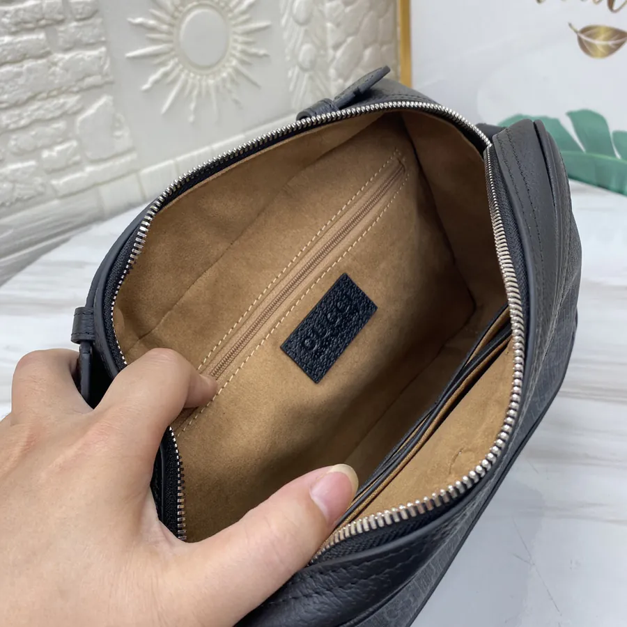 Printed Grained Postman Bag Classic Travel Accessory with New Color Palette