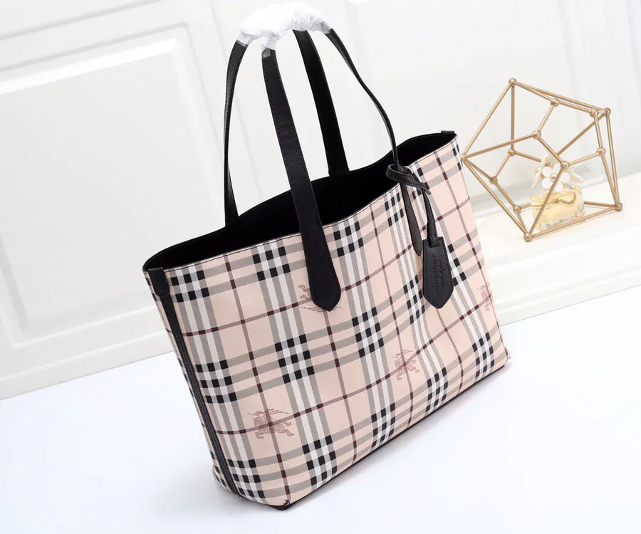 B Brand Practical Functional Shopping Bag with Classic Leather Look