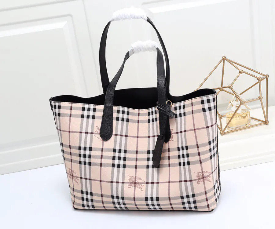 B Brand Practical Functional Shopping Bag with Classic Leather Look