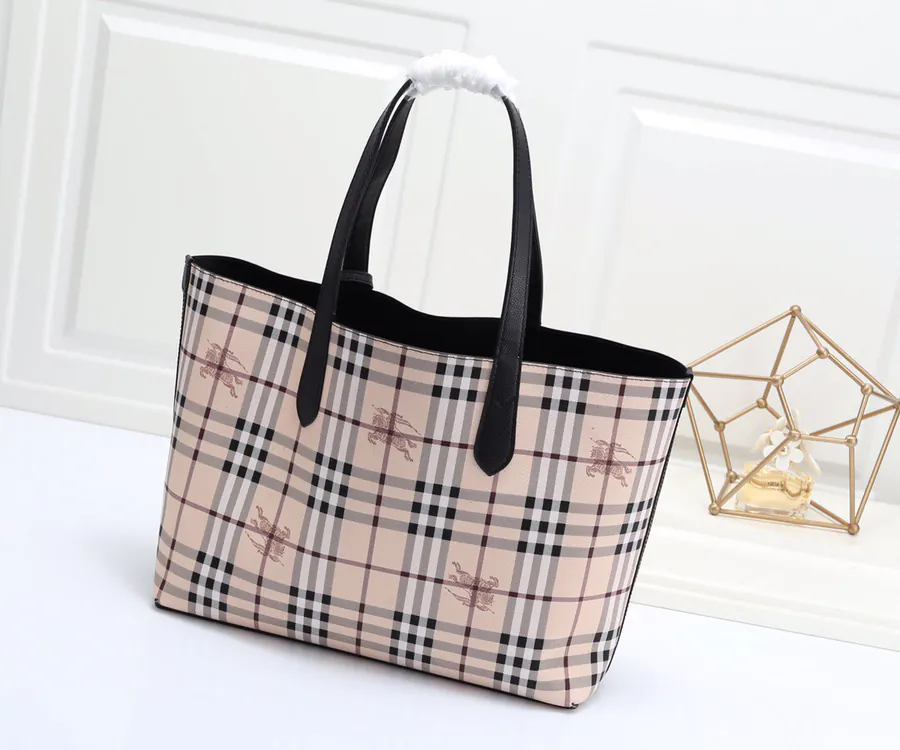 B Brand Practical Functional Shopping Bag with Classic Leather Look