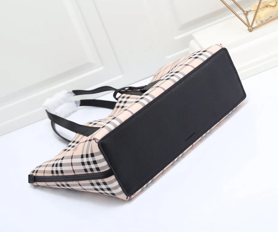 B Brand Practical Functional Shopping Bag with Classic Leather Look