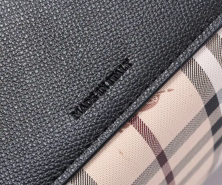 B Brand Practical Functional Shopping Bag with Classic Leather Look