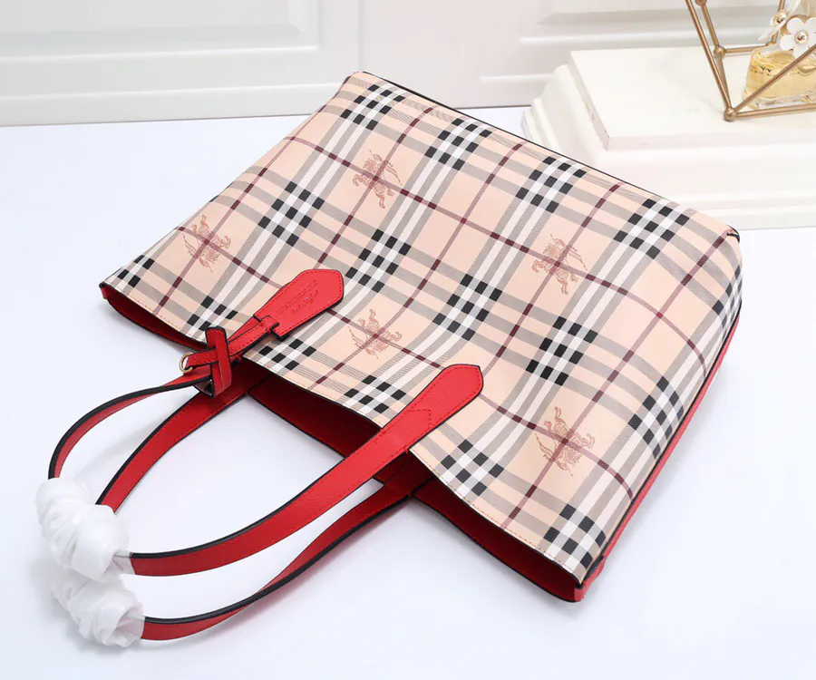 B Brand Practical Functional Shopping Bag with Grained Calfskin and Hamarket Pattern