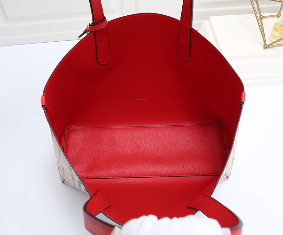 B Brand Practical Functional Shopping Bag with Grained Calfskin and Hamarket Pattern