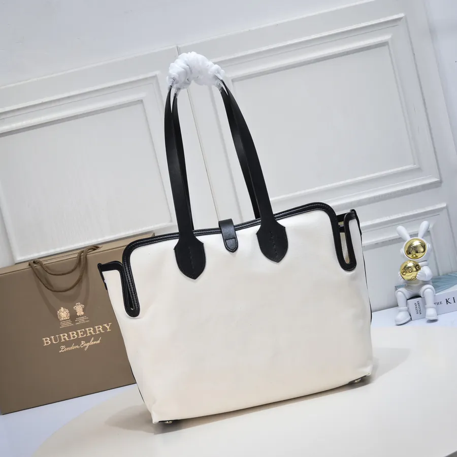 B Family The Belt 贝尔特包 Shopping Bag