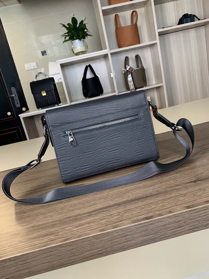 Mondaine 2023 New Trendy Crossbody Bag Premium Leather Design