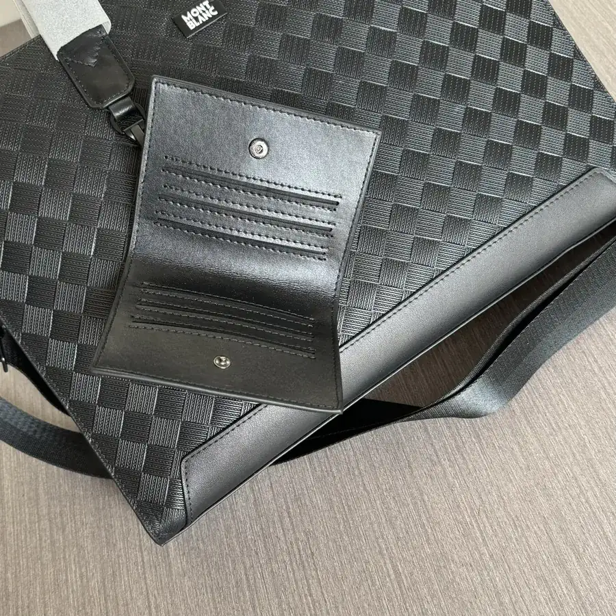 Mondaine Executive Briefcase Premium Italian Calfskin, Classic Design