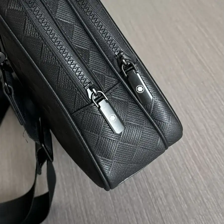 Montblanc Premium Bucket Bag Black, 8435 3