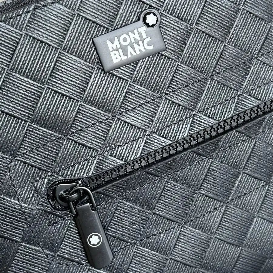 Mighty Dragon Handbag Premium Italian Calfskin, 8424 4, 29 19 0.5