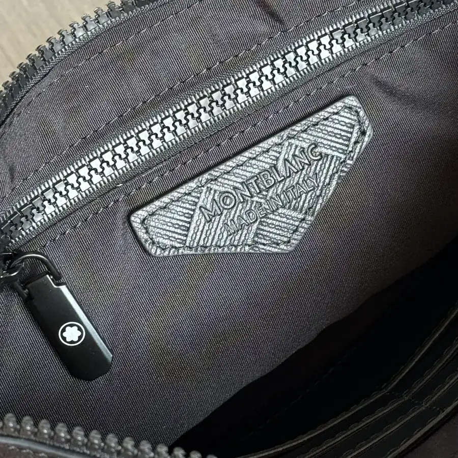 Montblanc Handbag Premium Leather Design, 8425 4 Size