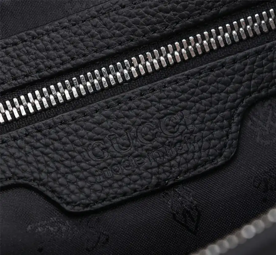 Gucci 2022 New Style Bucket Bag with Signature Lines