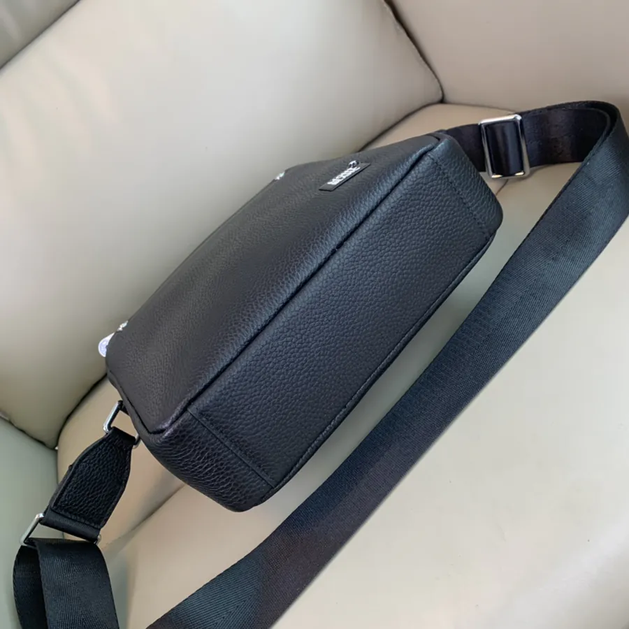 Mondaine Bucket Bag Black Premium Handcrafted