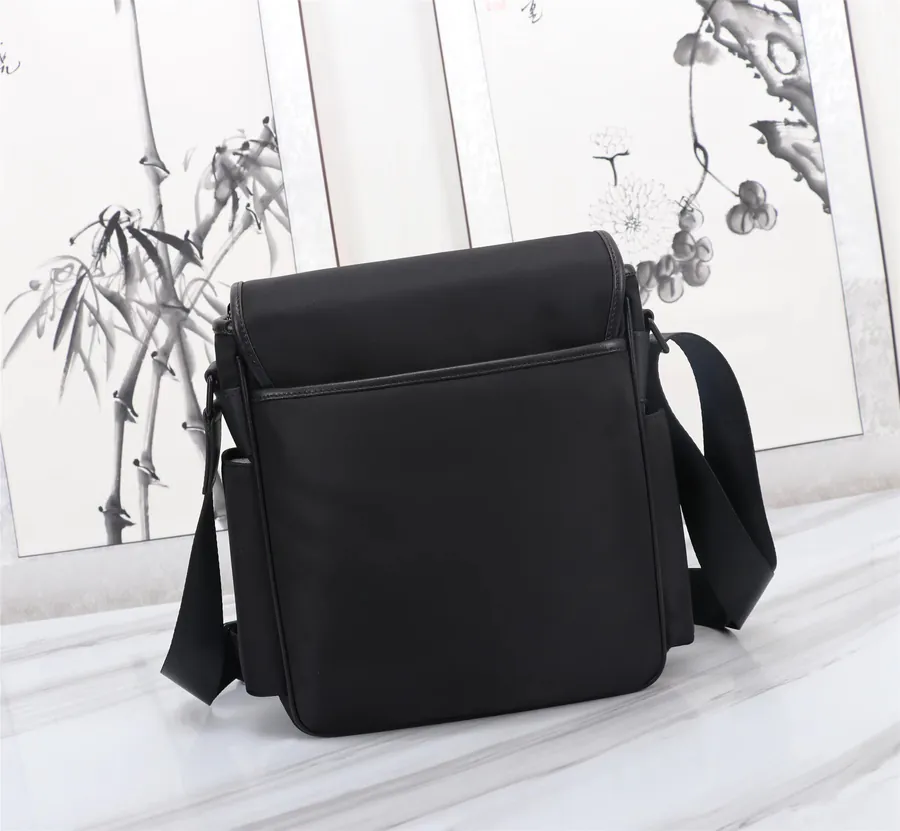 VSC 2022 New Style Dolce Shoulder Bag with Functional Pockets
