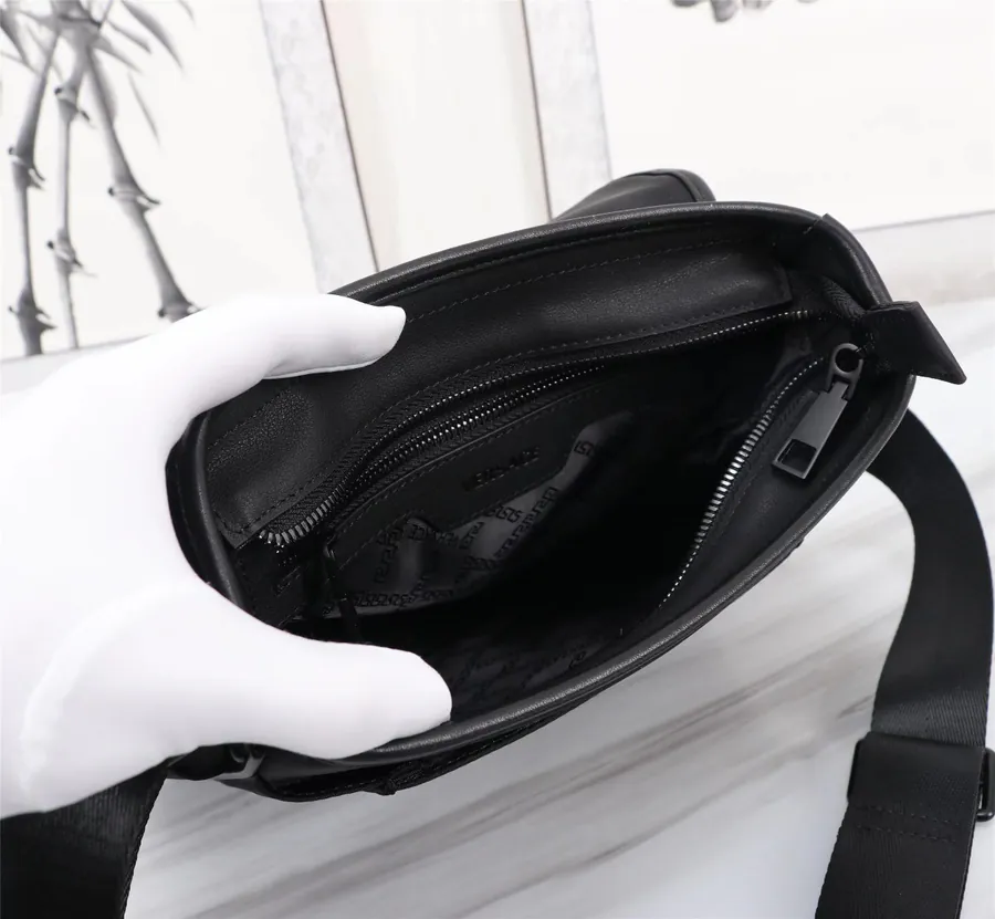 VSC 2022 New Style Dolce Shoulder Bag with Functional Pockets
