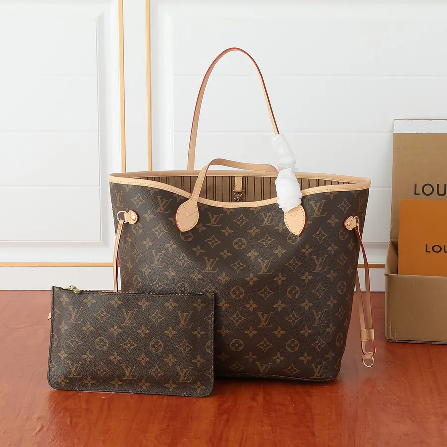 LV Neverfull Medium Handbag Grained Calfskin