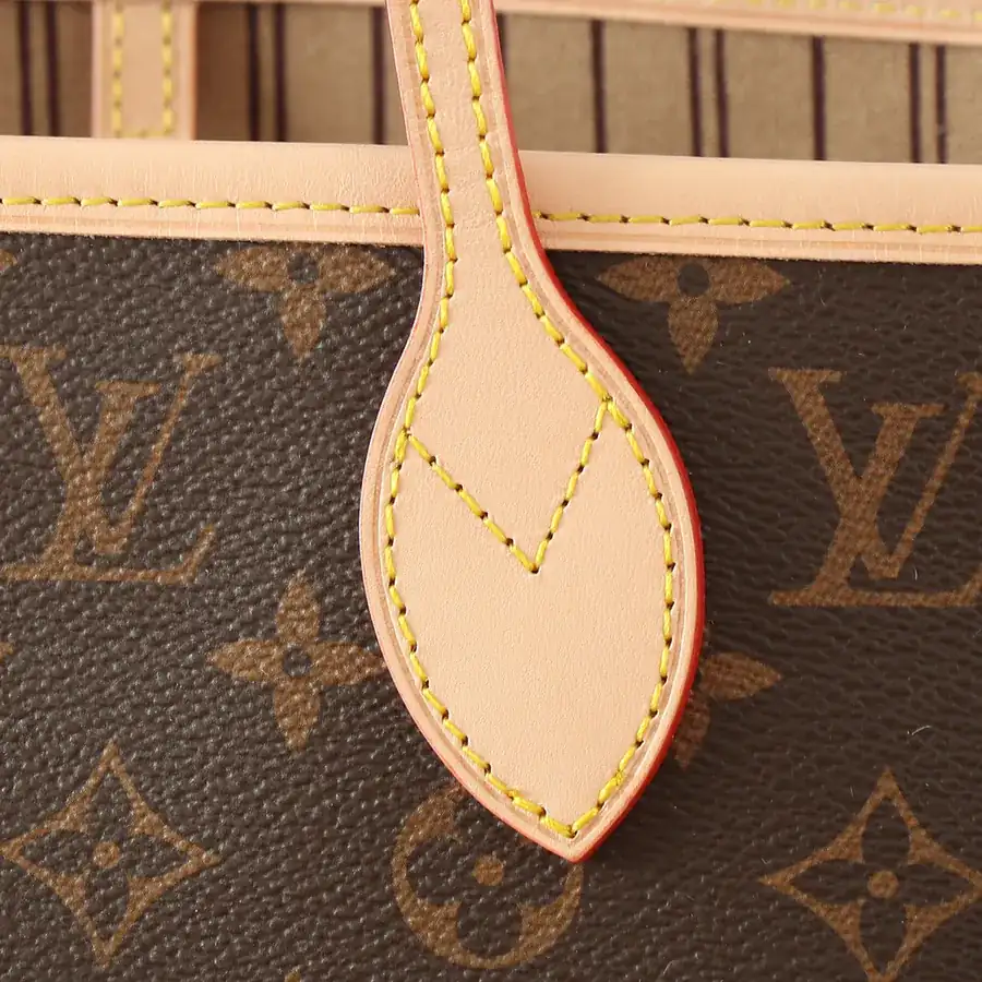 LV Neverfull Medium Handbag Grained Calfskin