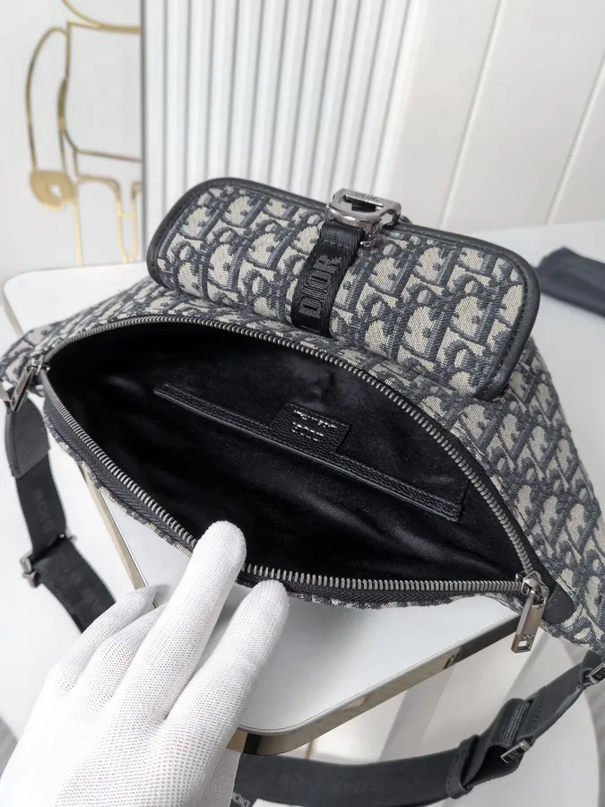 8 Spring 2025 Collection Tote Bag
