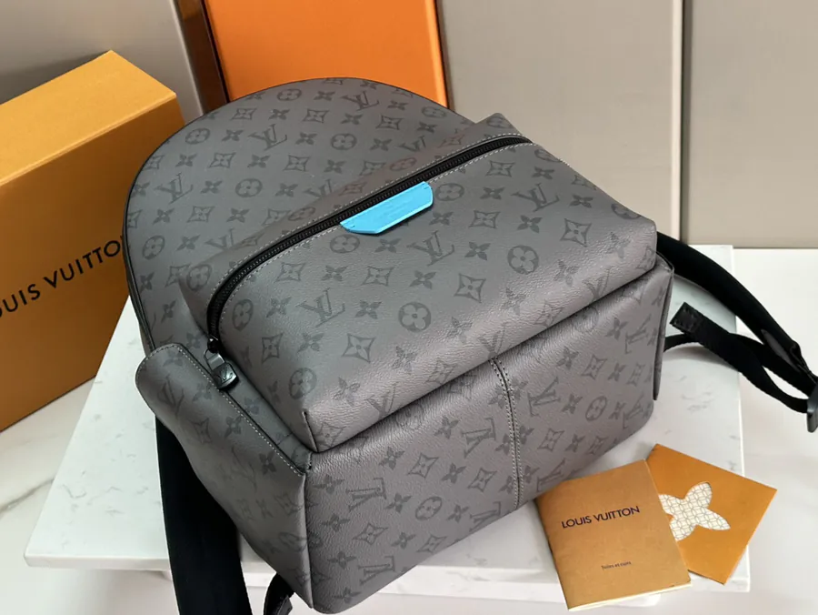 Discovery Gx Small Shoulder Bag