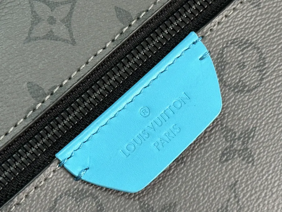 Discovery Gx Small Shoulder Bag