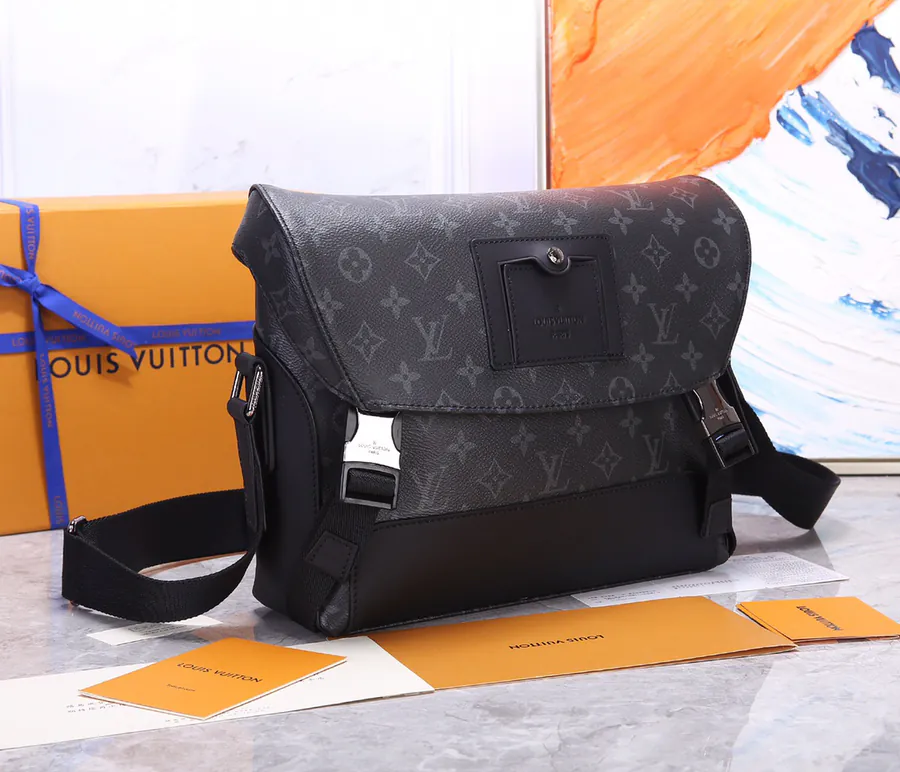 Chanel Messenger PM Voyager Small