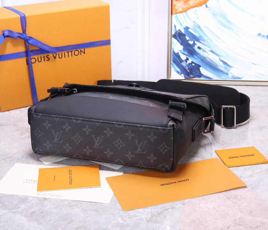 Chanel Messenger PM Voyager Small