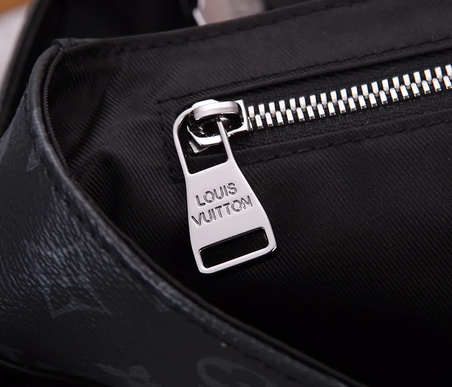 Chanel Messenger PM Voyager Small