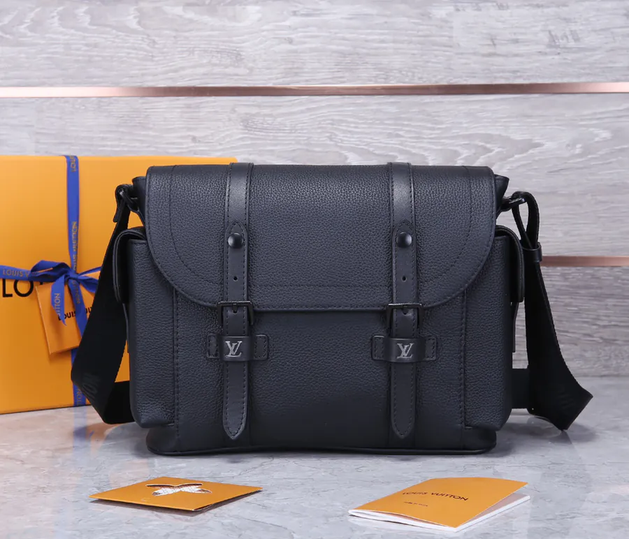 Christopher Shoulder Bag Classic Design, New Edition