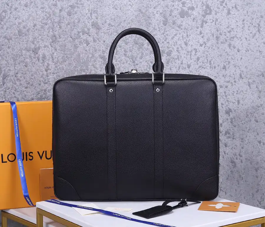 Louis Vuitton Porte Documents Voyage in Taurillon Leather
