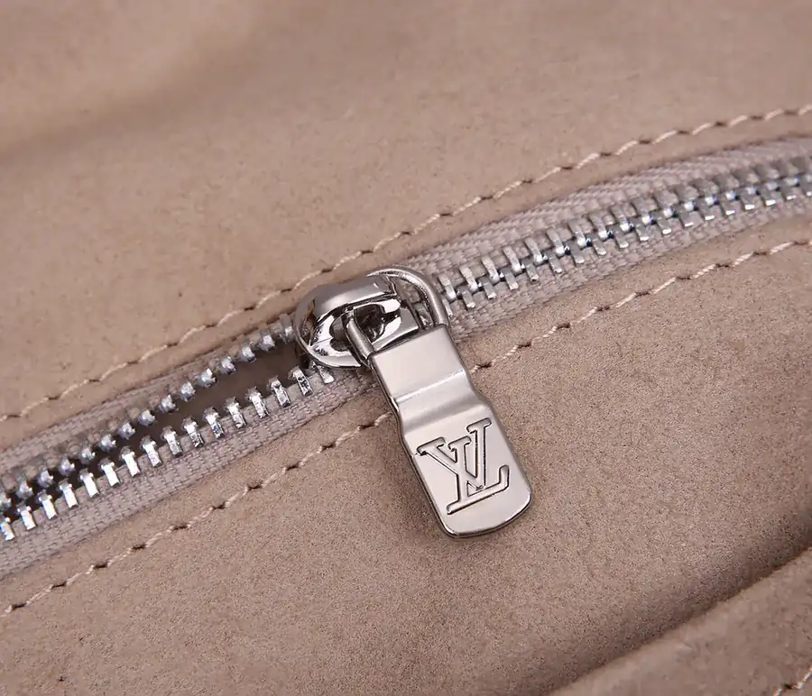 Louis Vuitton Porte Documents Voyage in Taurillon Leather