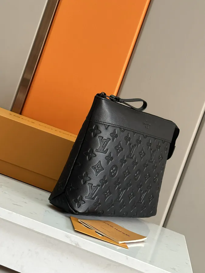 Top Original M82545 Pochette Voyage Souple Handbag