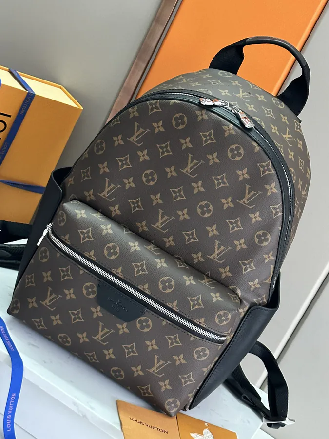 Original Discovery Small Backpack with Monogram Eclipse Canvas and Leather Trim