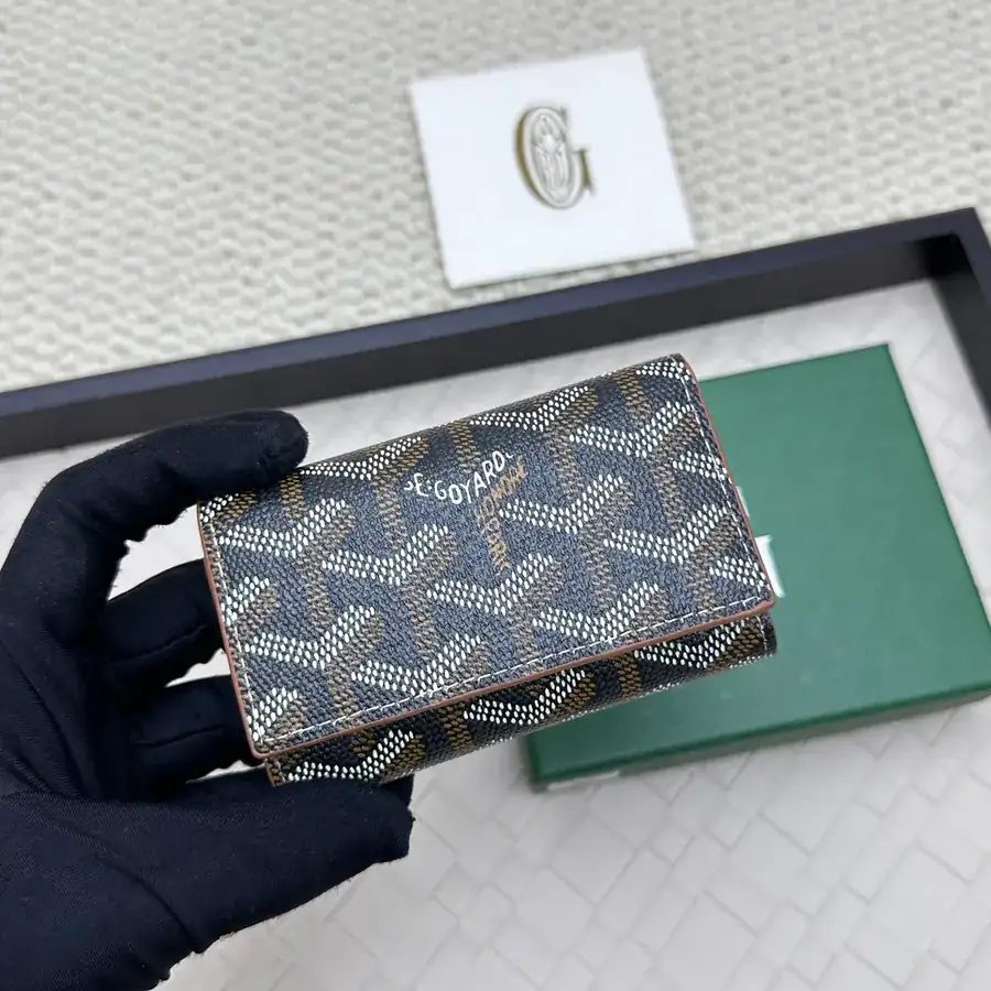 Saint Suice Key Bag Compact Design