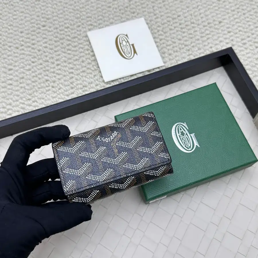 Saint Suice Key Bag Compact Design