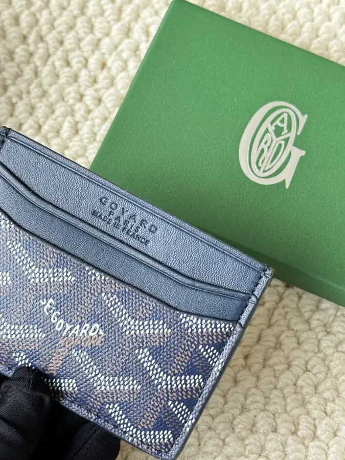 Saint Suice Card Holder