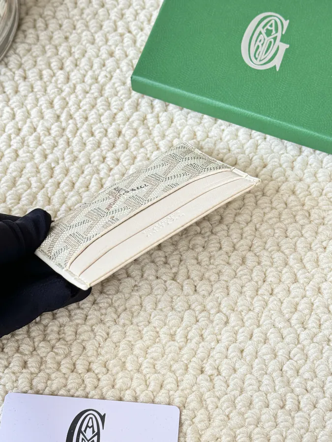Saint Suice Card Holder