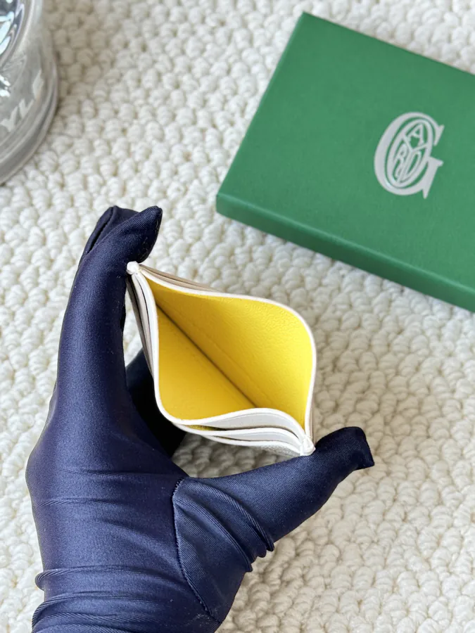 Saint Suice Card Holder