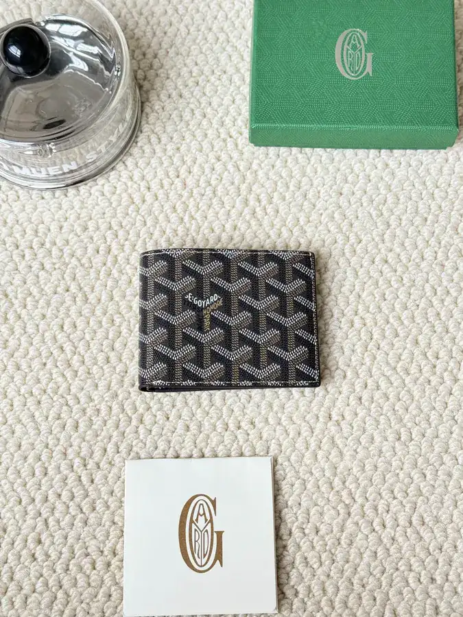 Classic Short Wallet by G0YARD